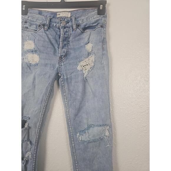 Free People Womens Distressed Light Wash Ripped Frayed Hem Jeans Size W24 XS - Picture 2 of 9